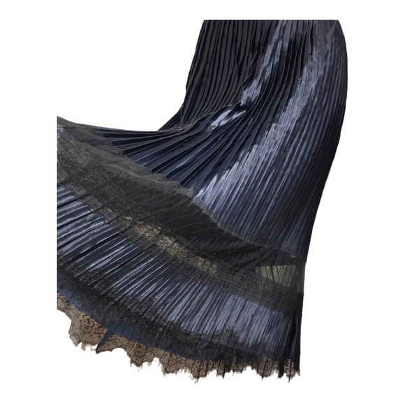 Beautiful pleated navy blue & black lace peek a boo satin effect goth skirt sz L - Picture 4 of 16